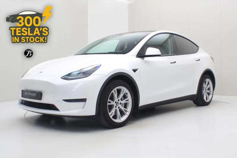 Tesla Model Y (2023)