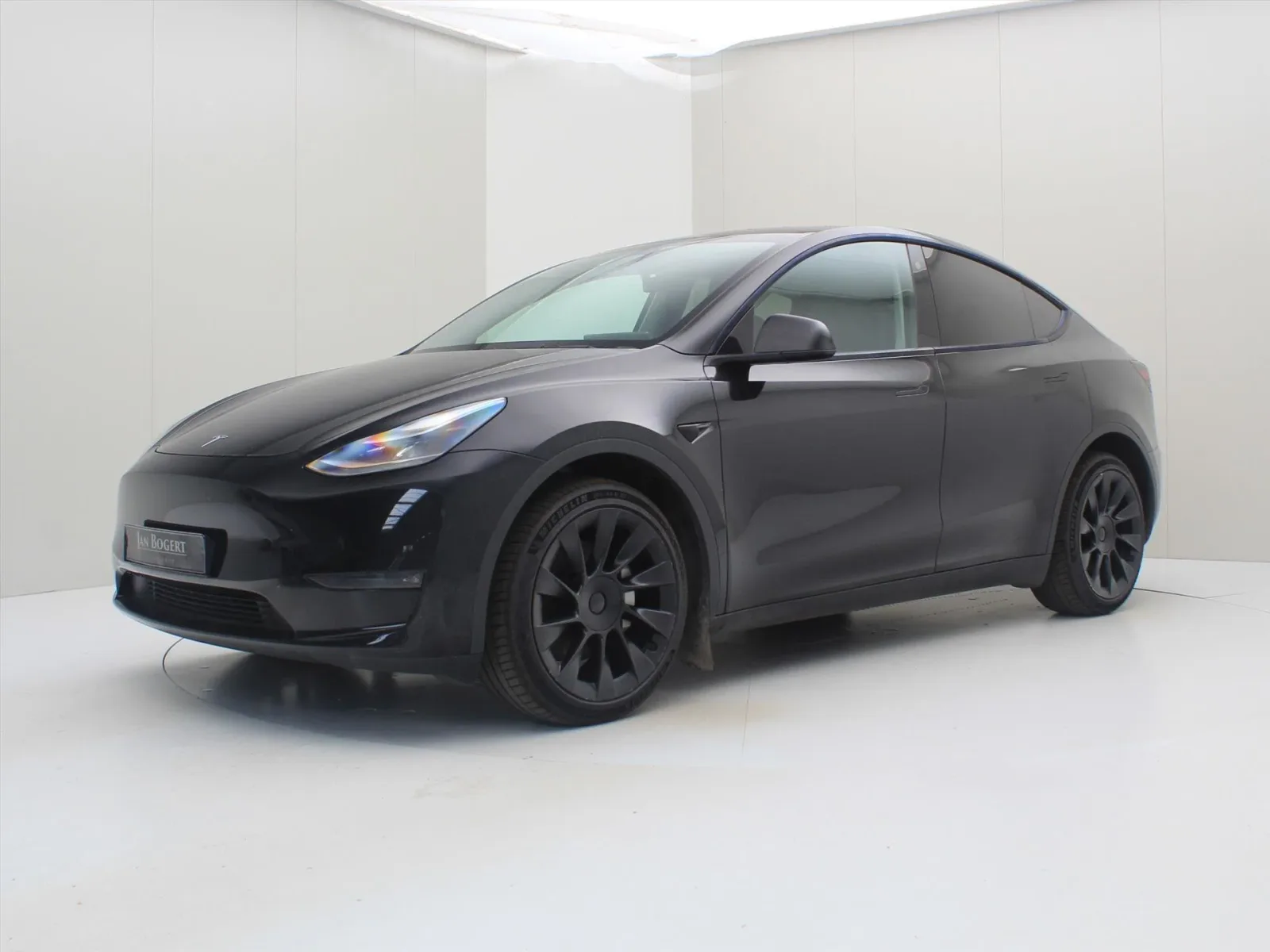 Tesla Model Y (2023) — foto 1
