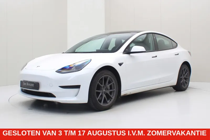 Tesla Model 3 (2023)