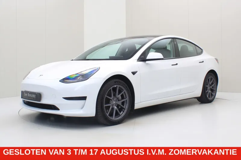 Tesla Model 3 (2023)