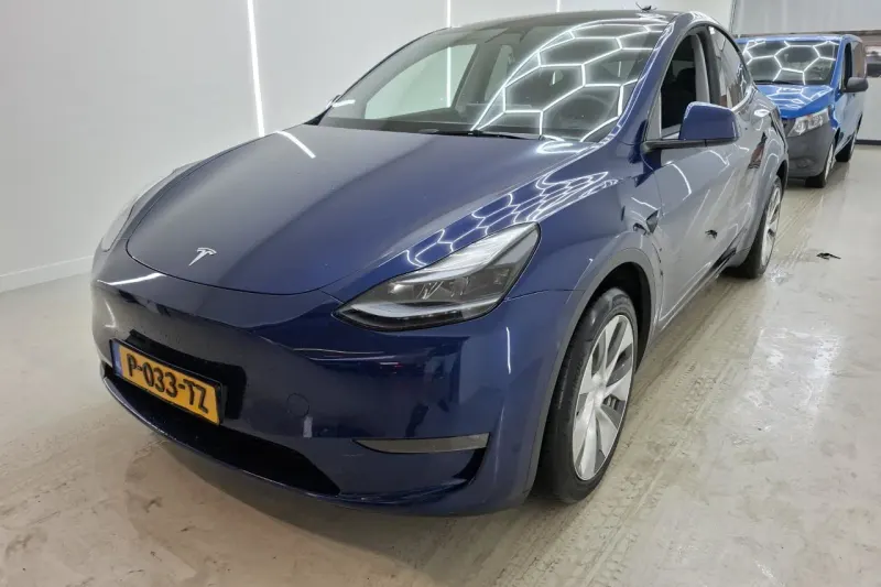 Tesla Model Y (2022)