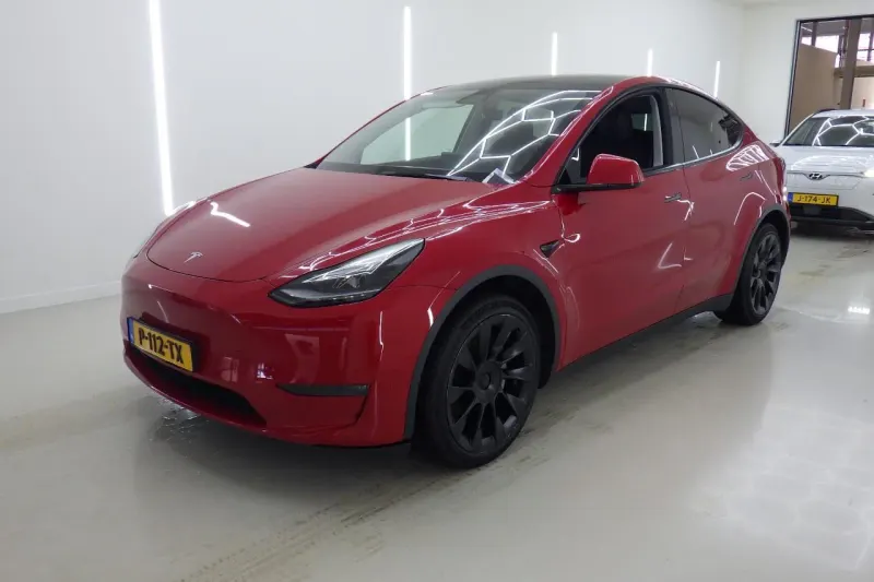 Tesla Model Y (2022)