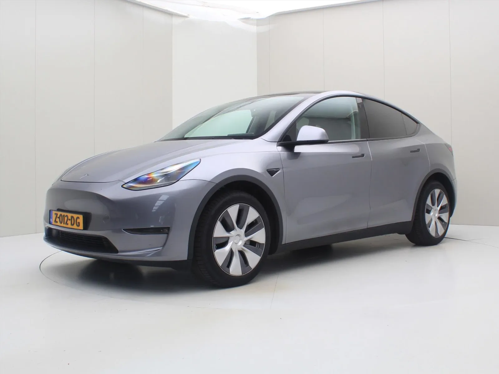 Tesla Model Y (2024) — foto 1