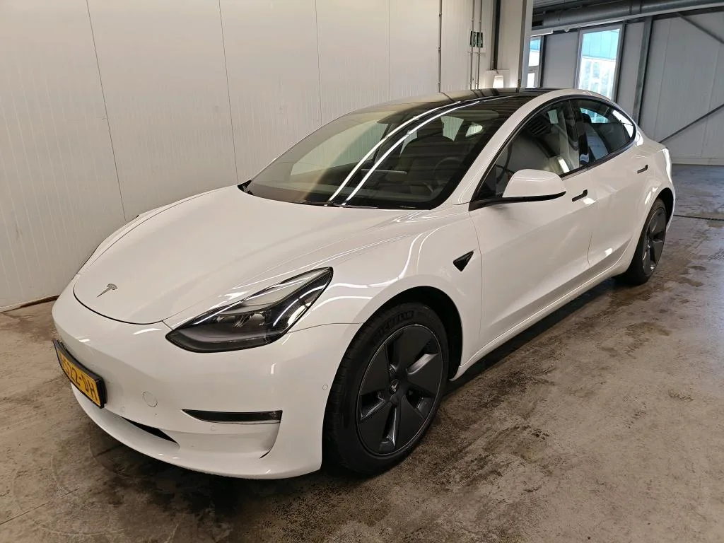 Tesla Model 3 (2021) — foto 1