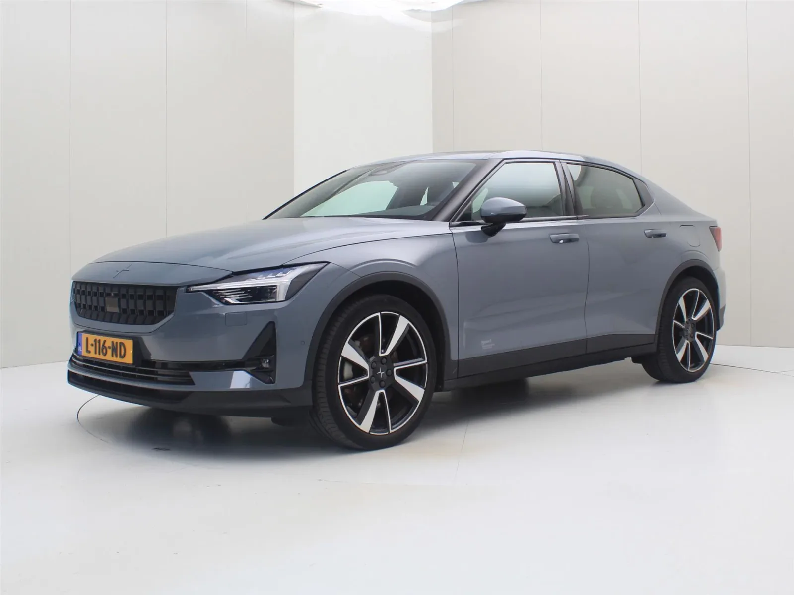 Polestar 2 (2021) — foto 1