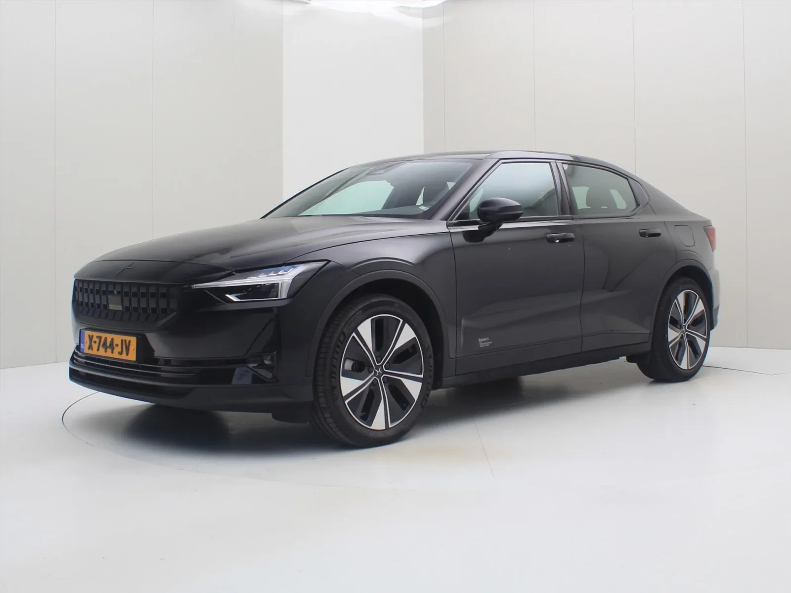 Polestar 2 (2023) — foto 1