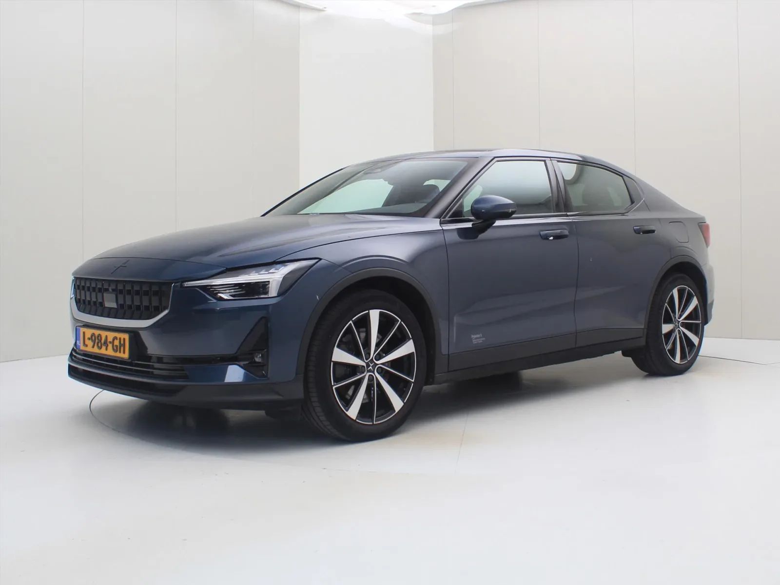 Polestar 2 (2021) — foto 1