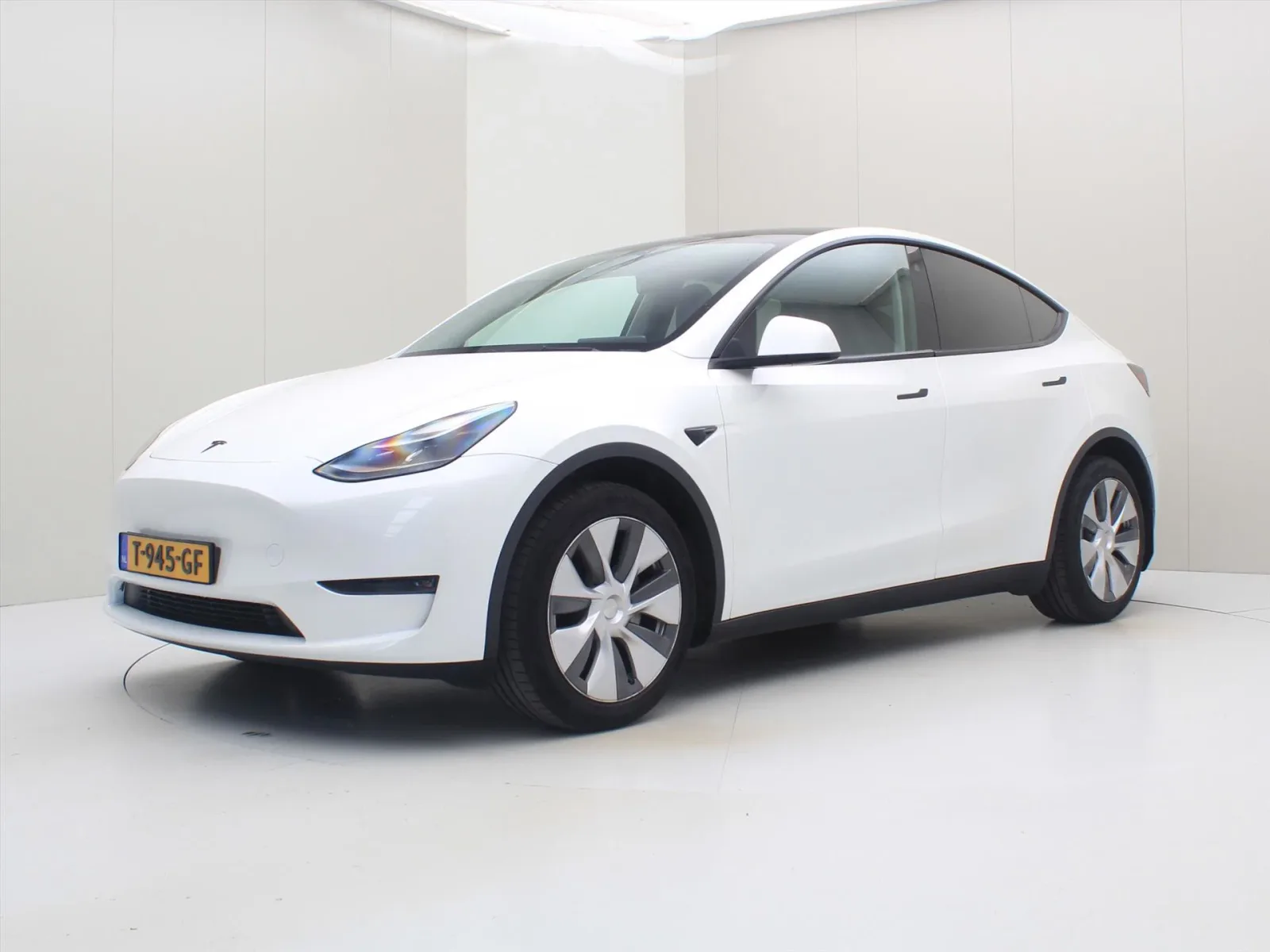Tesla Model Y (2023) — foto 1