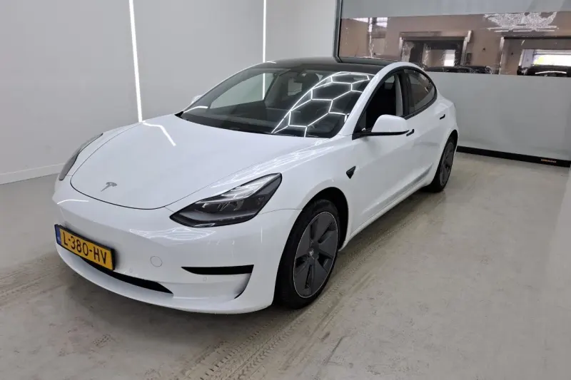 Tesla Model 3 (2021)