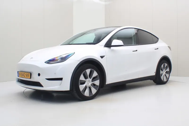 Tesla Model Y (2021)