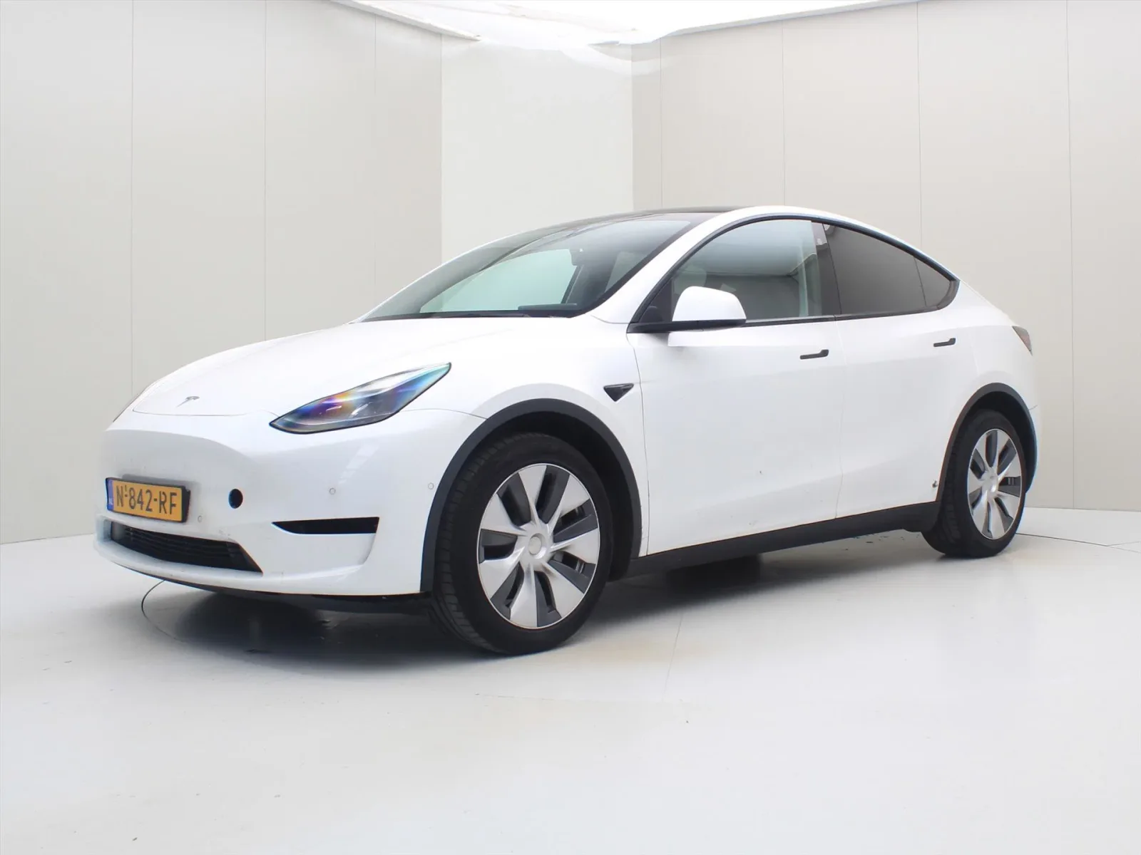 Tesla Model Y (2021) — foto 1
