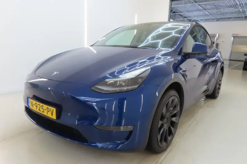 Tesla Model Y (2021)