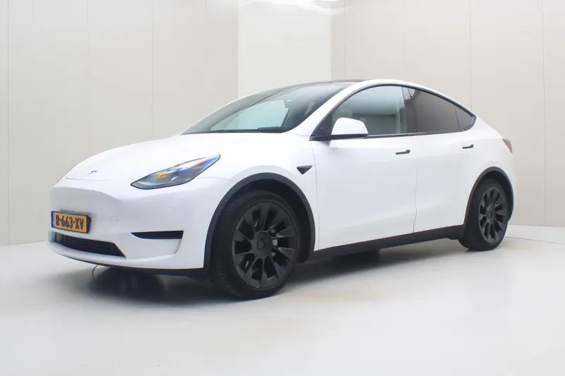 Tesla Model Y (2022)