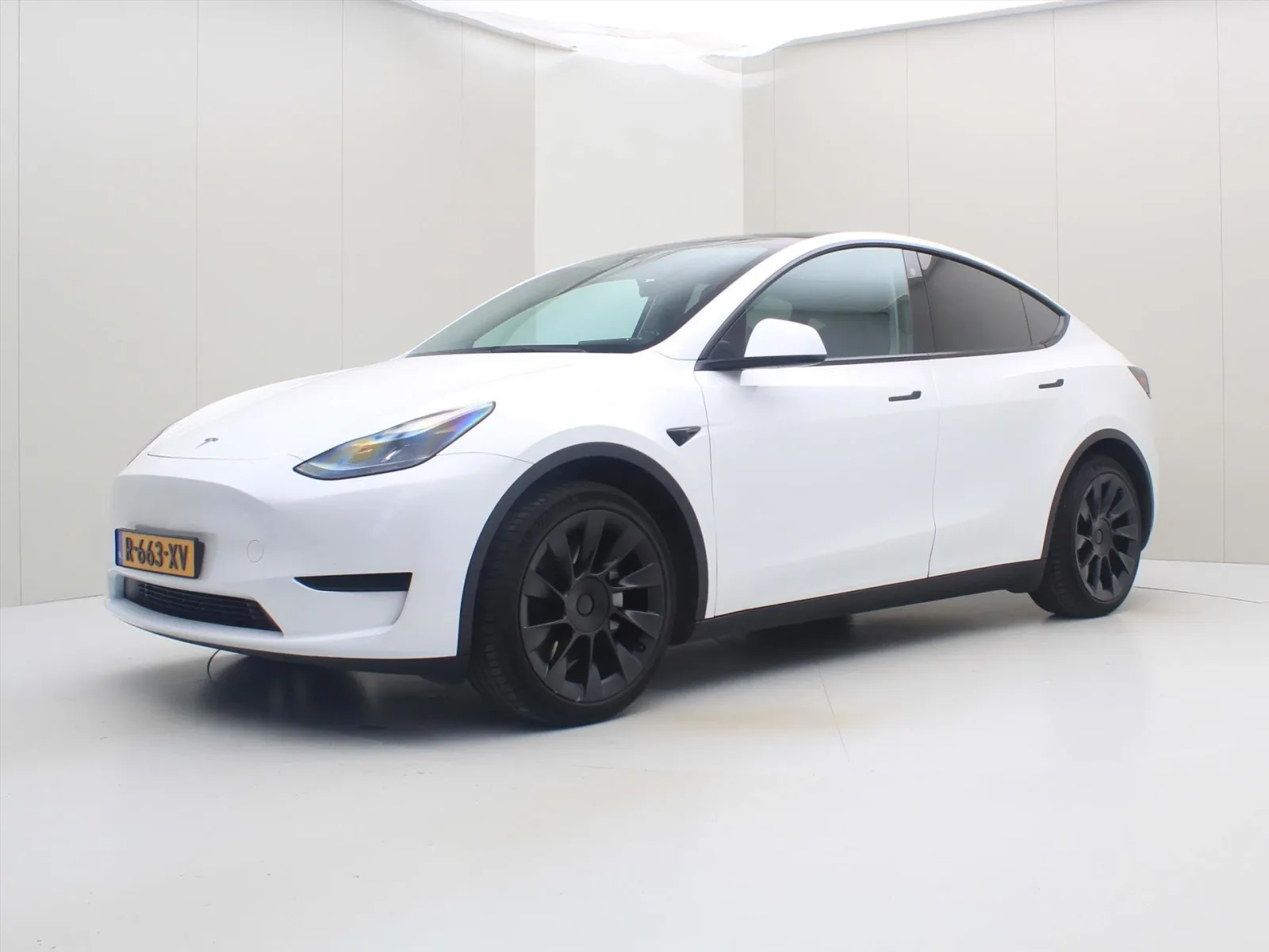 Tesla Model Y (2022) — foto 1