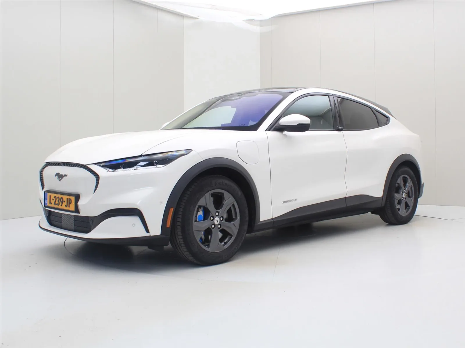 Ford Mustang (2021) — foto 1