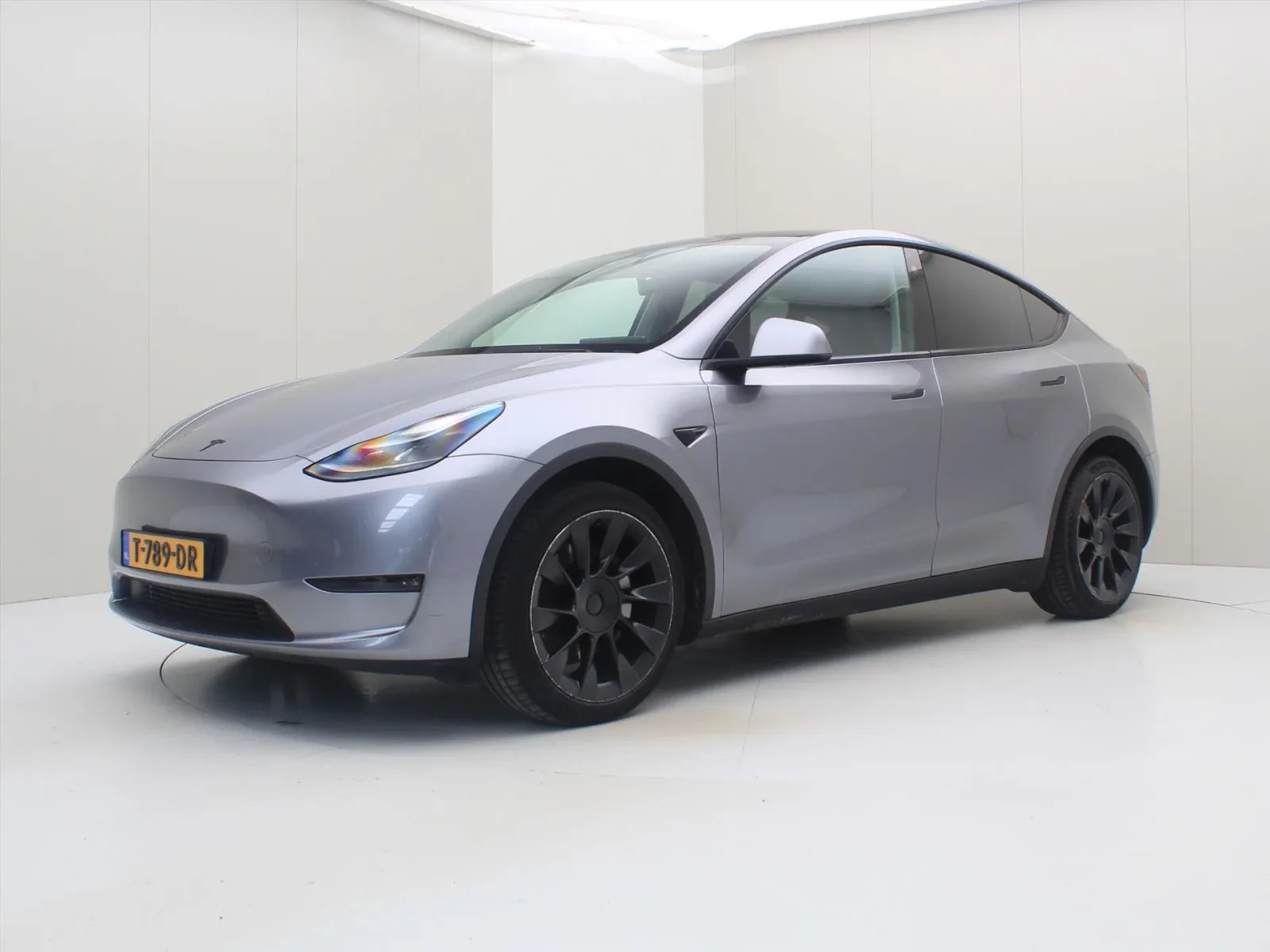 Tesla Model Y (2023) — foto 1
