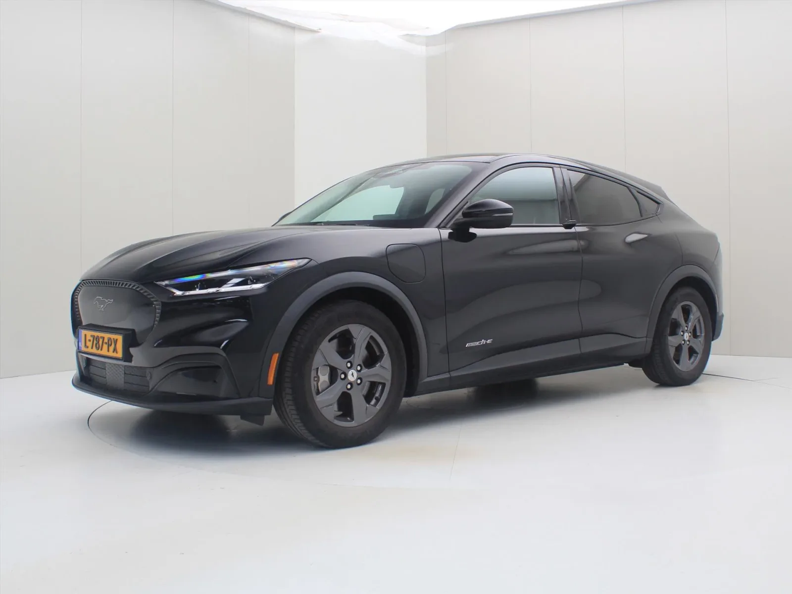 Ford Mustang (2021) — foto 1