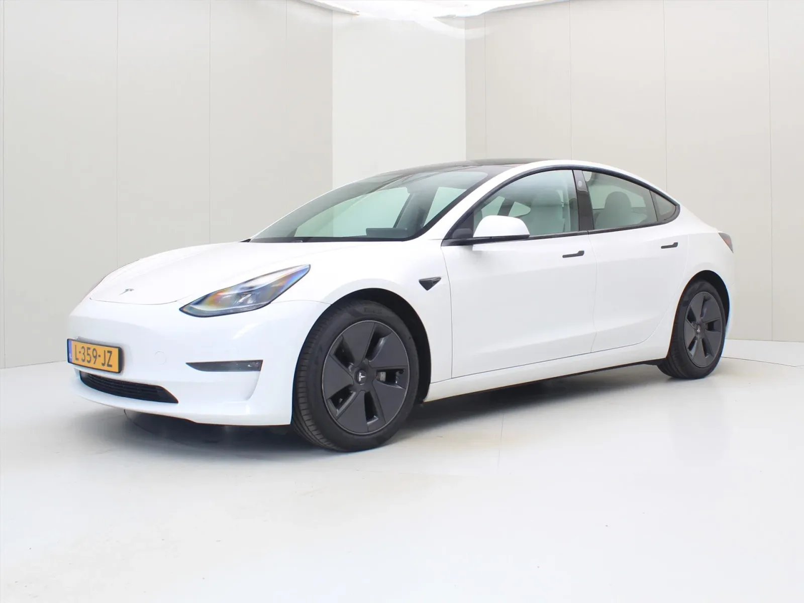 Tesla Model 3 (2021) — foto 1