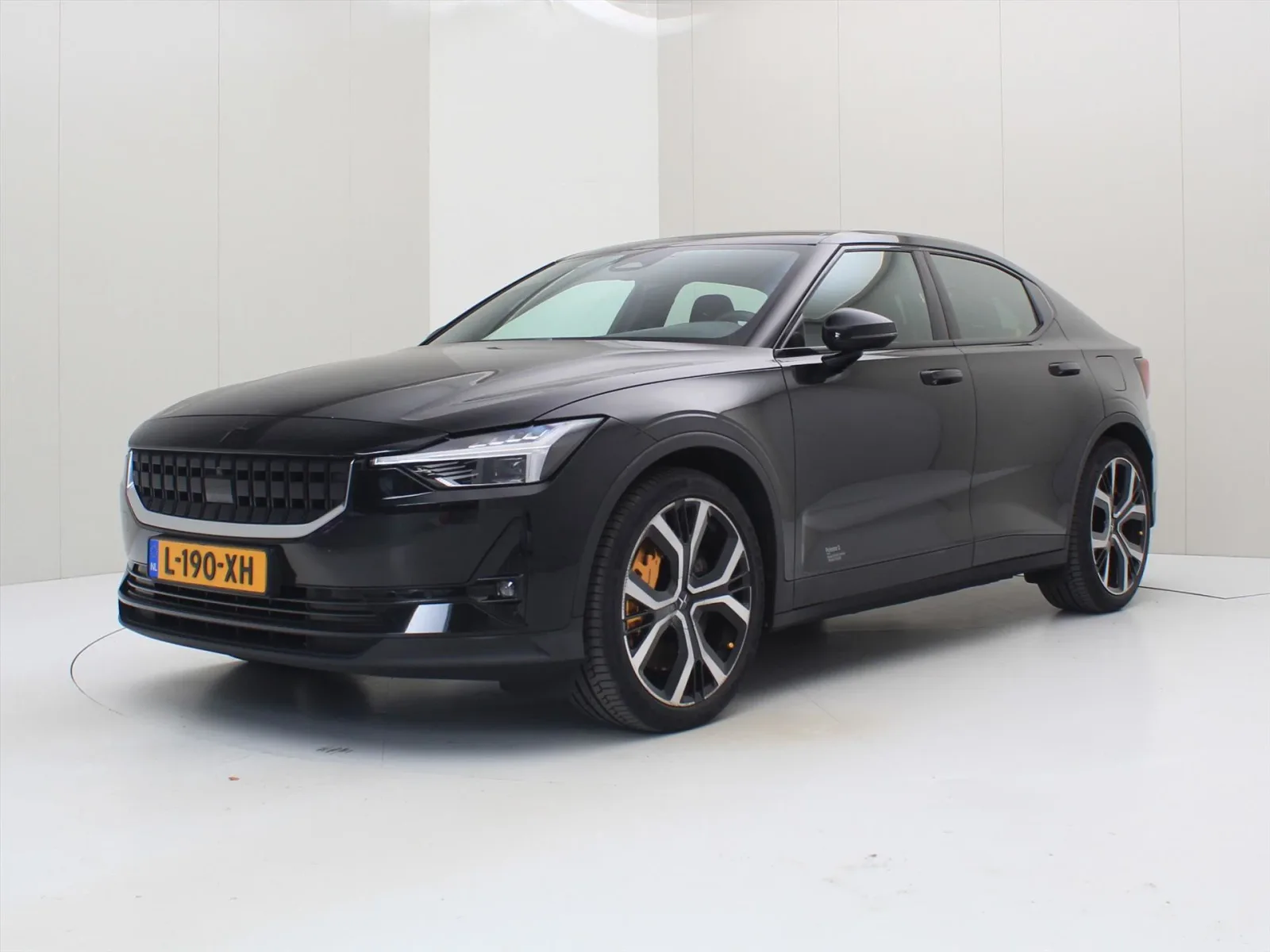 Polestar 2 (2021) — foto 1
