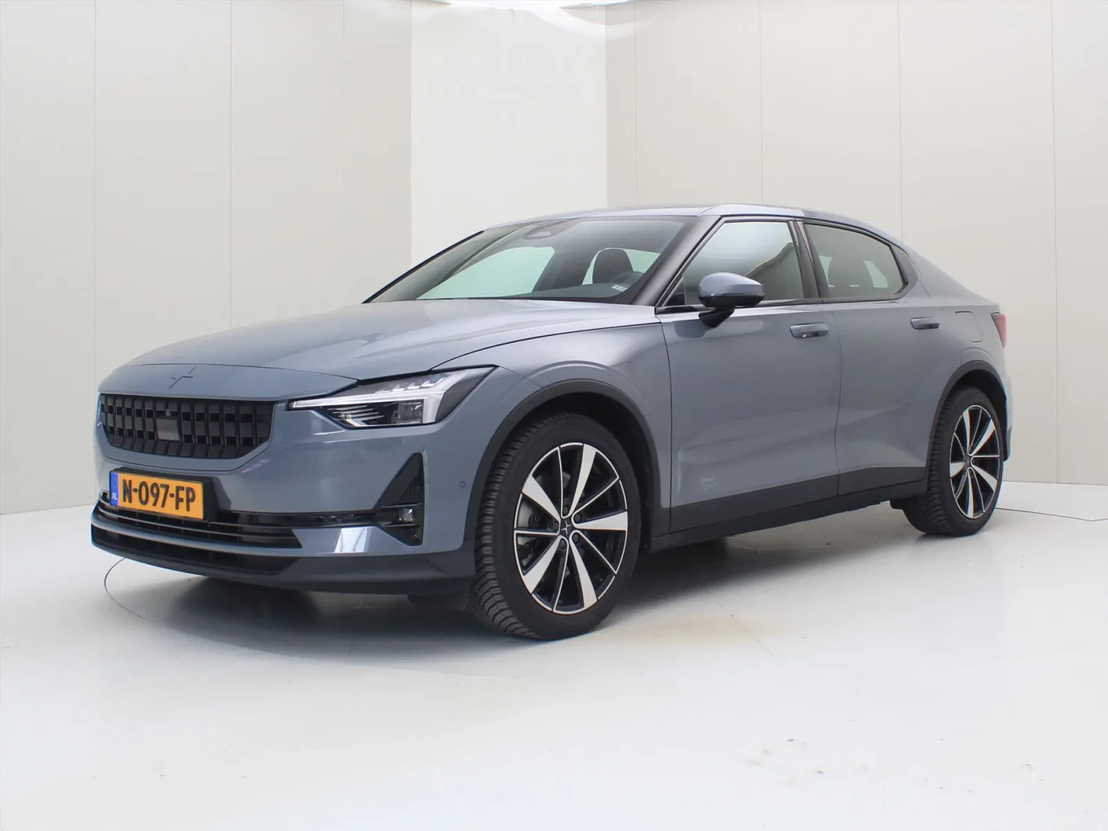 Polestar 2 (2021) — foto 1