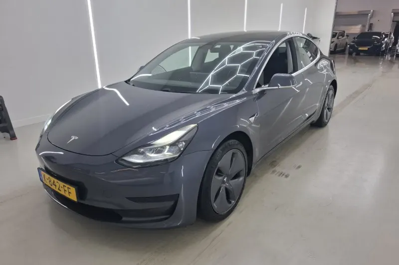 Tesla Model 3 (2020)