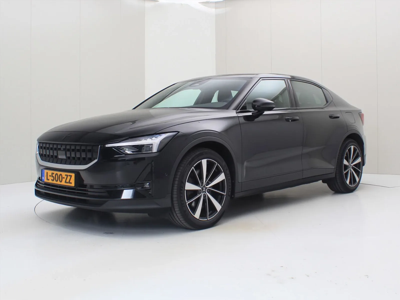 Polestar 2 (2021) — foto 1