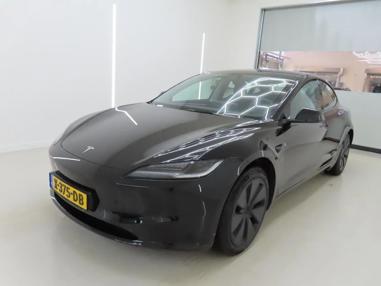 Tesla Model 3 (2023) — foto 1