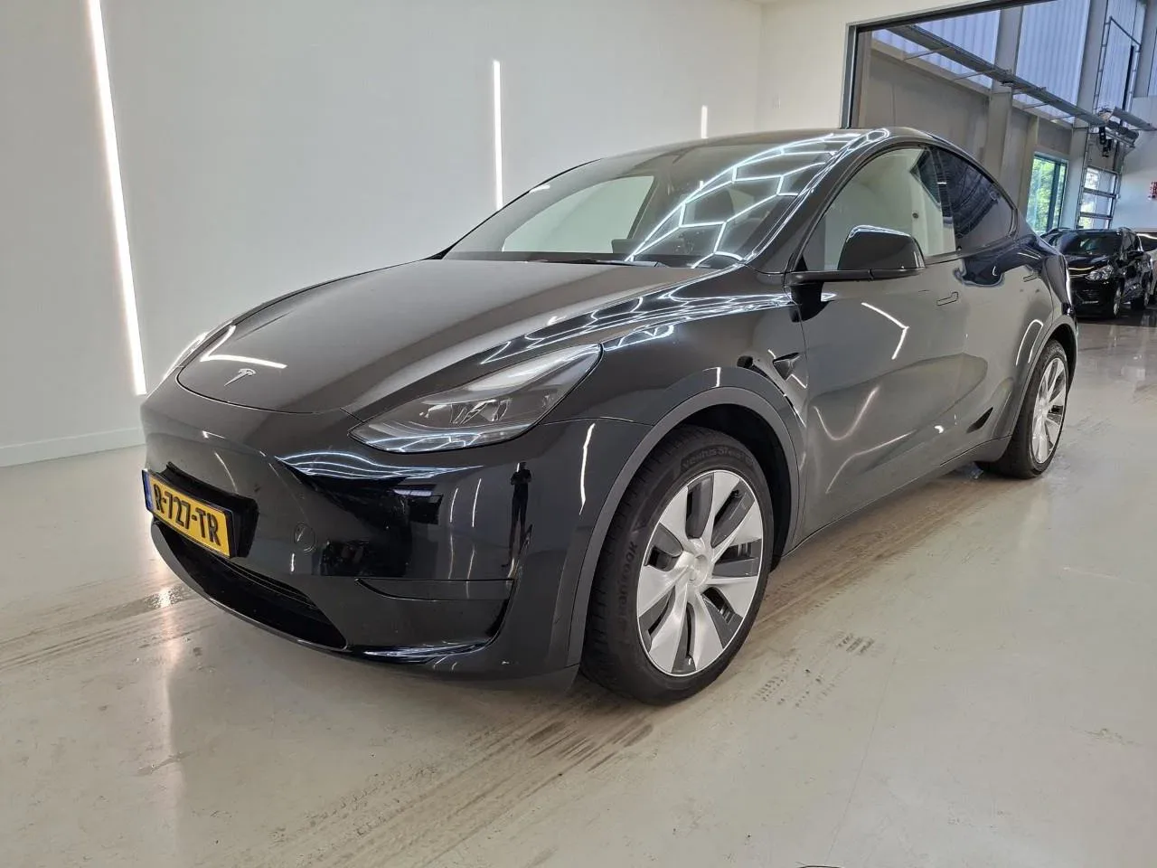 Tesla Model Y (2022) — foto 1