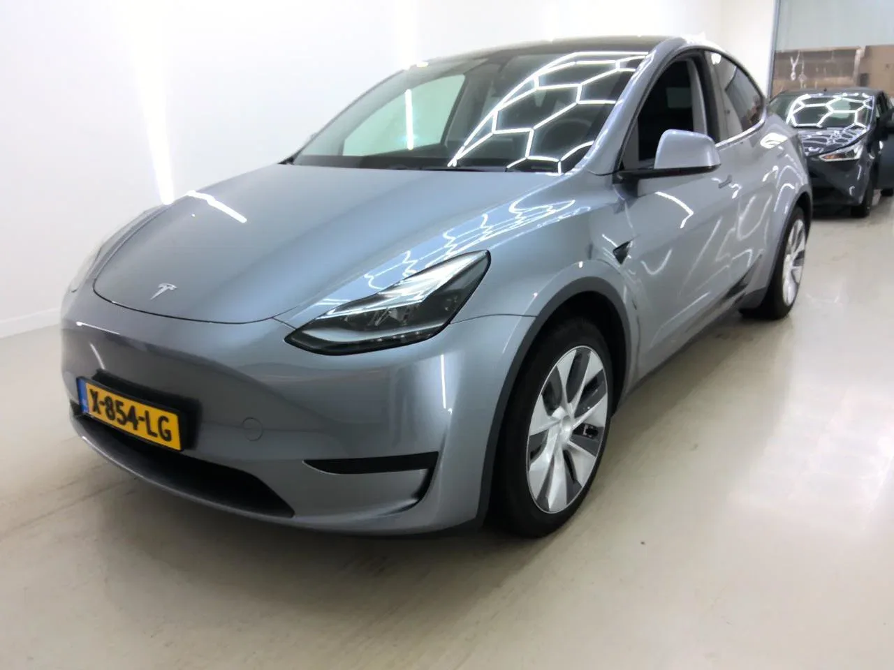 Tesla Model Y (2023) — foto 1