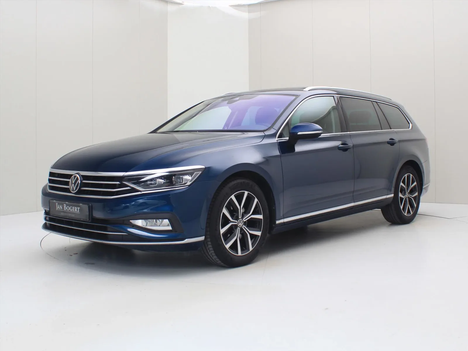 Volkswagen Passat (2021) — foto 1
