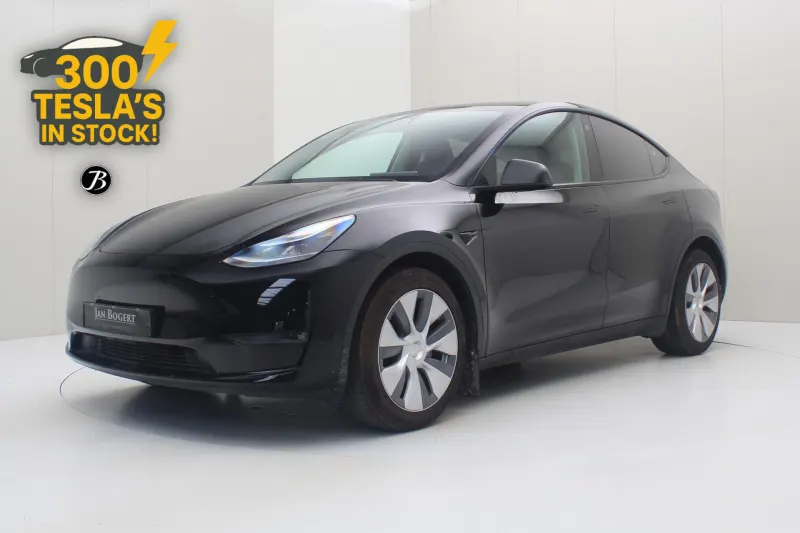Tesla Model Y (2023)
