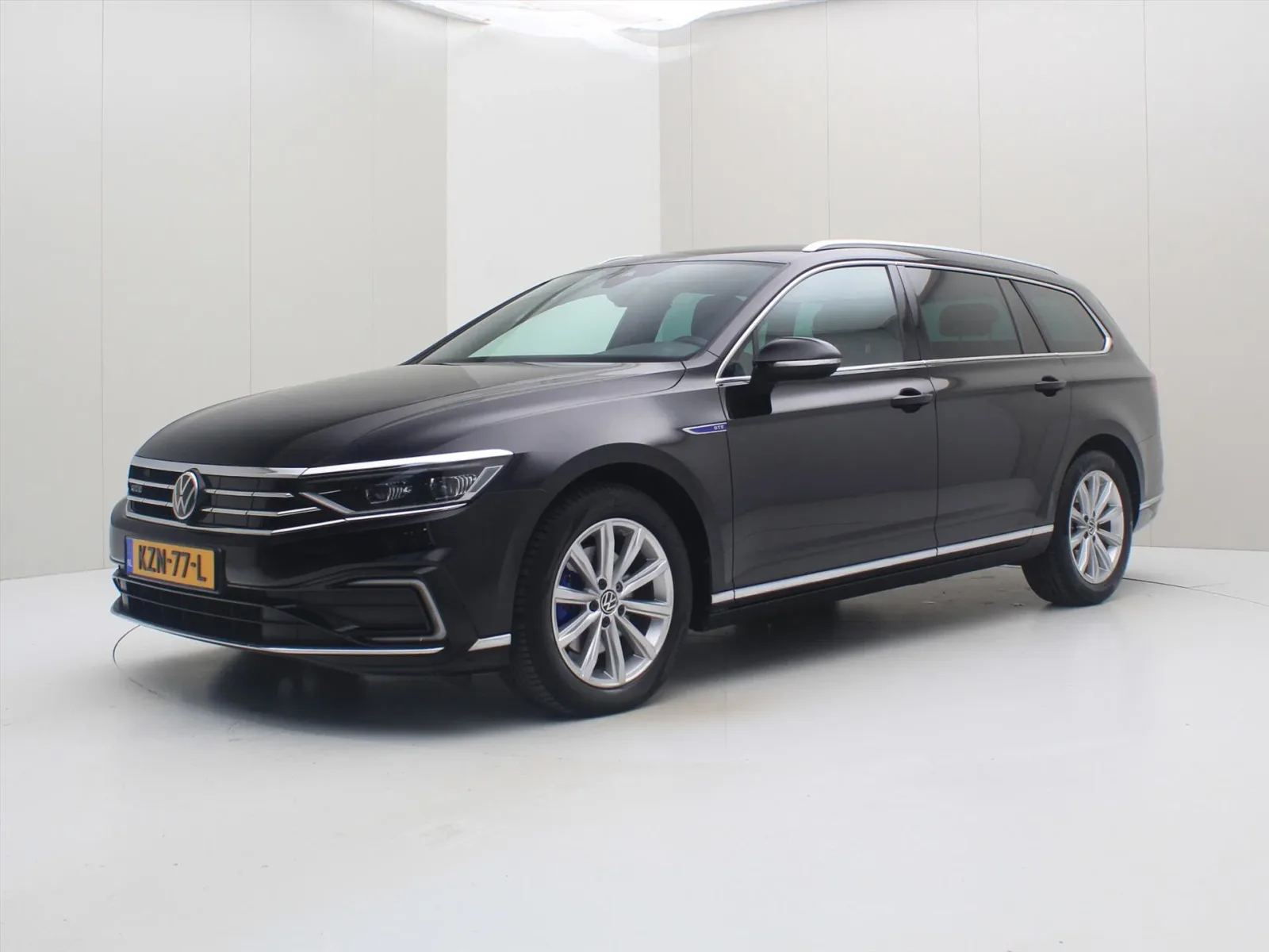 Volkswagen Passat (2021) — foto 1