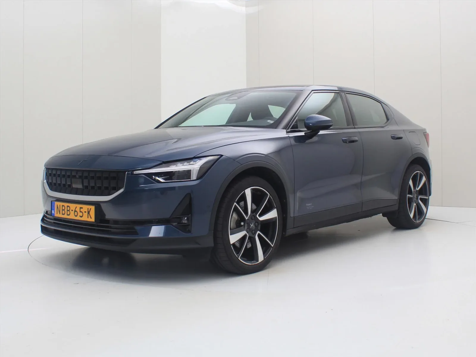 Polestar 2 (2022) — foto 1
