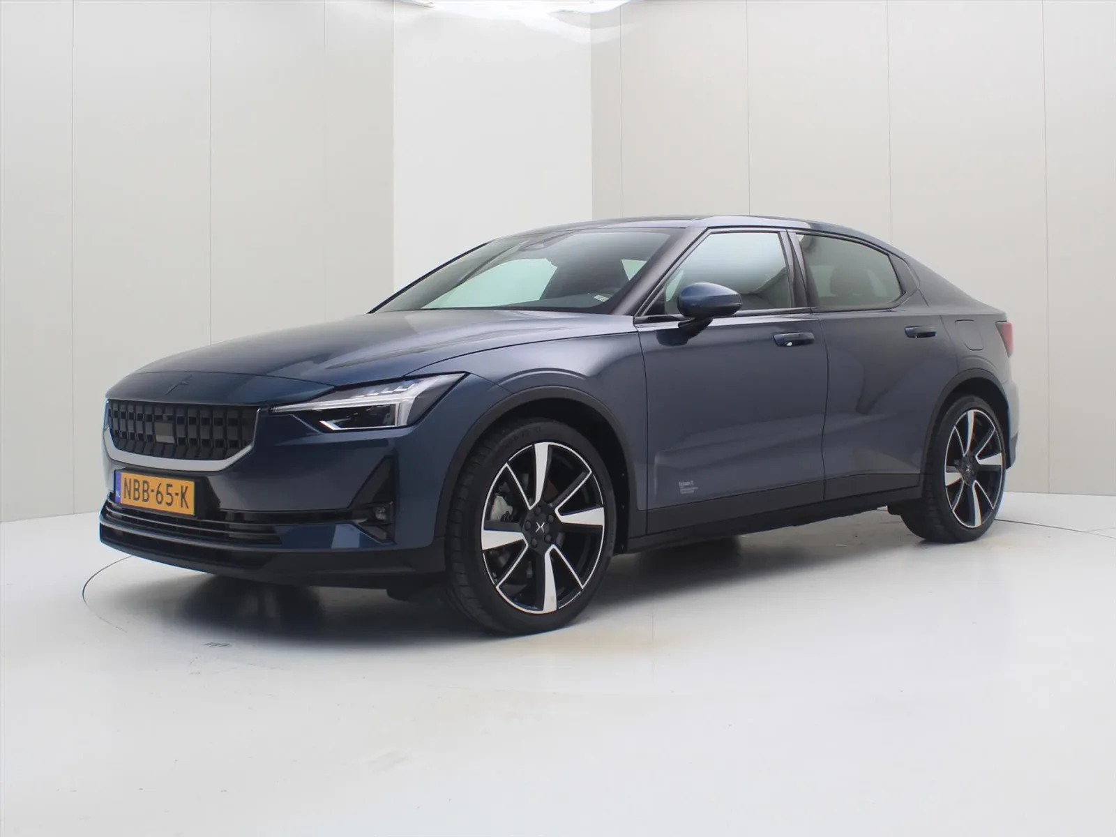 Polestar 2 (2022) — foto 1