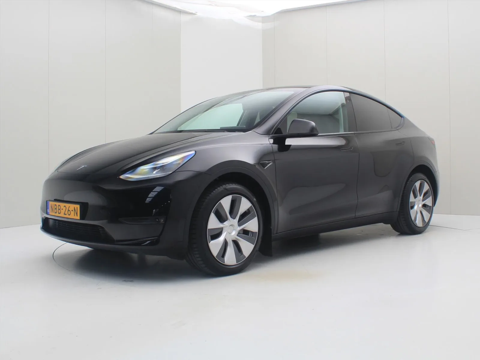 Tesla Model Y (2023) — foto 1