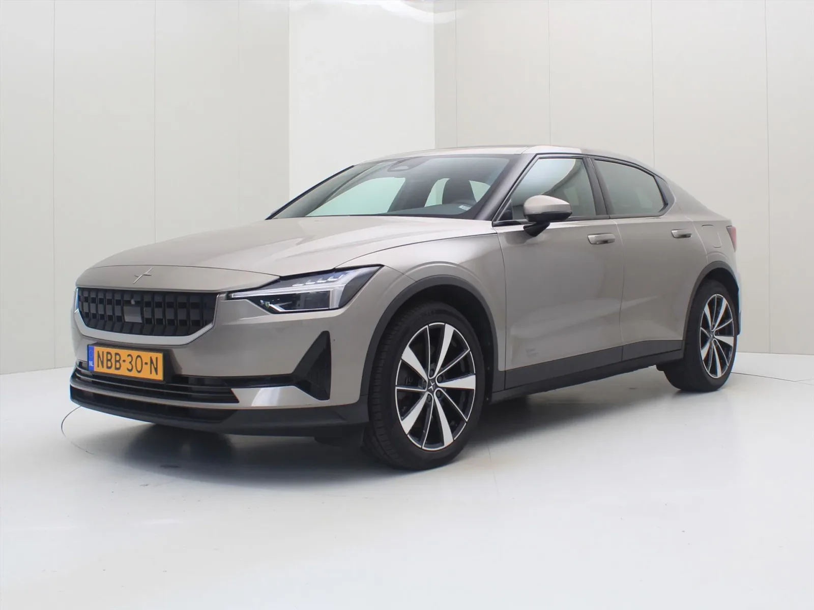 Polestar 2 (2021) — foto 1