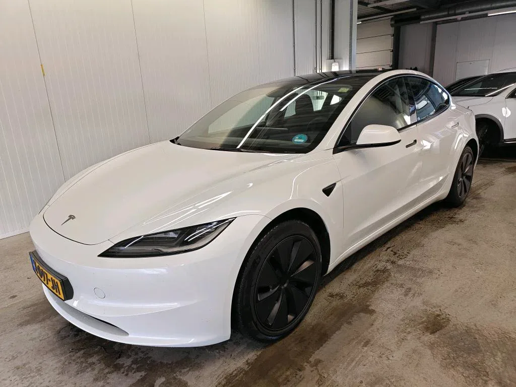 Tesla Model 3 (2023) — foto 1
