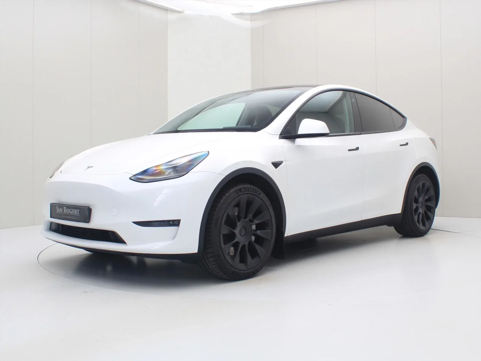 Tesla Model Y (2023) — foto 1