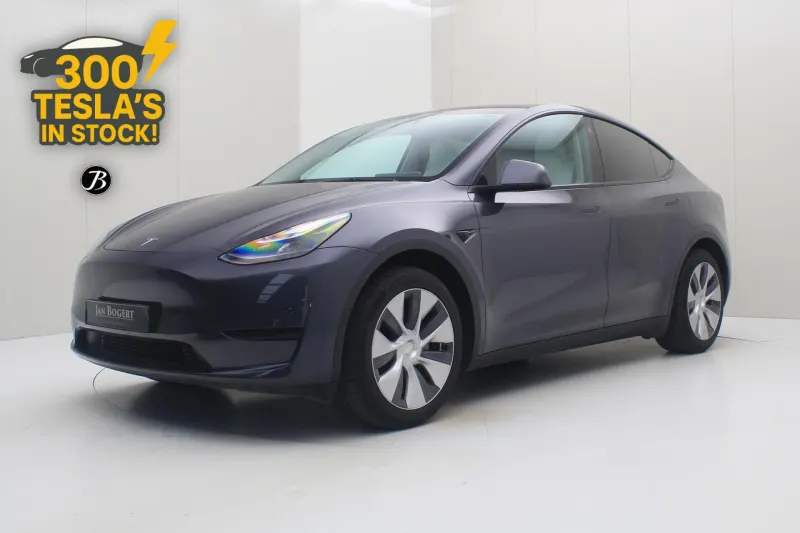 Tesla Model Y (2023)