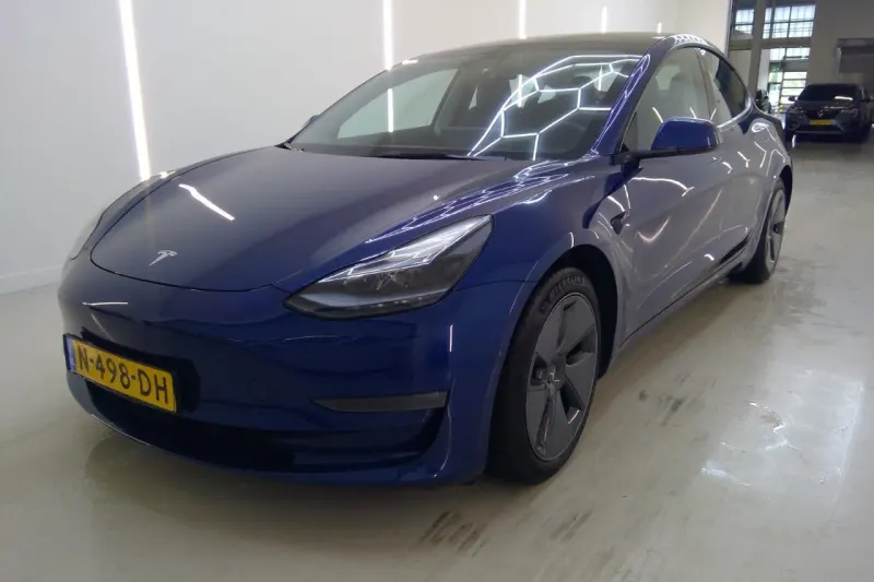 Tesla Model 3 (2021)