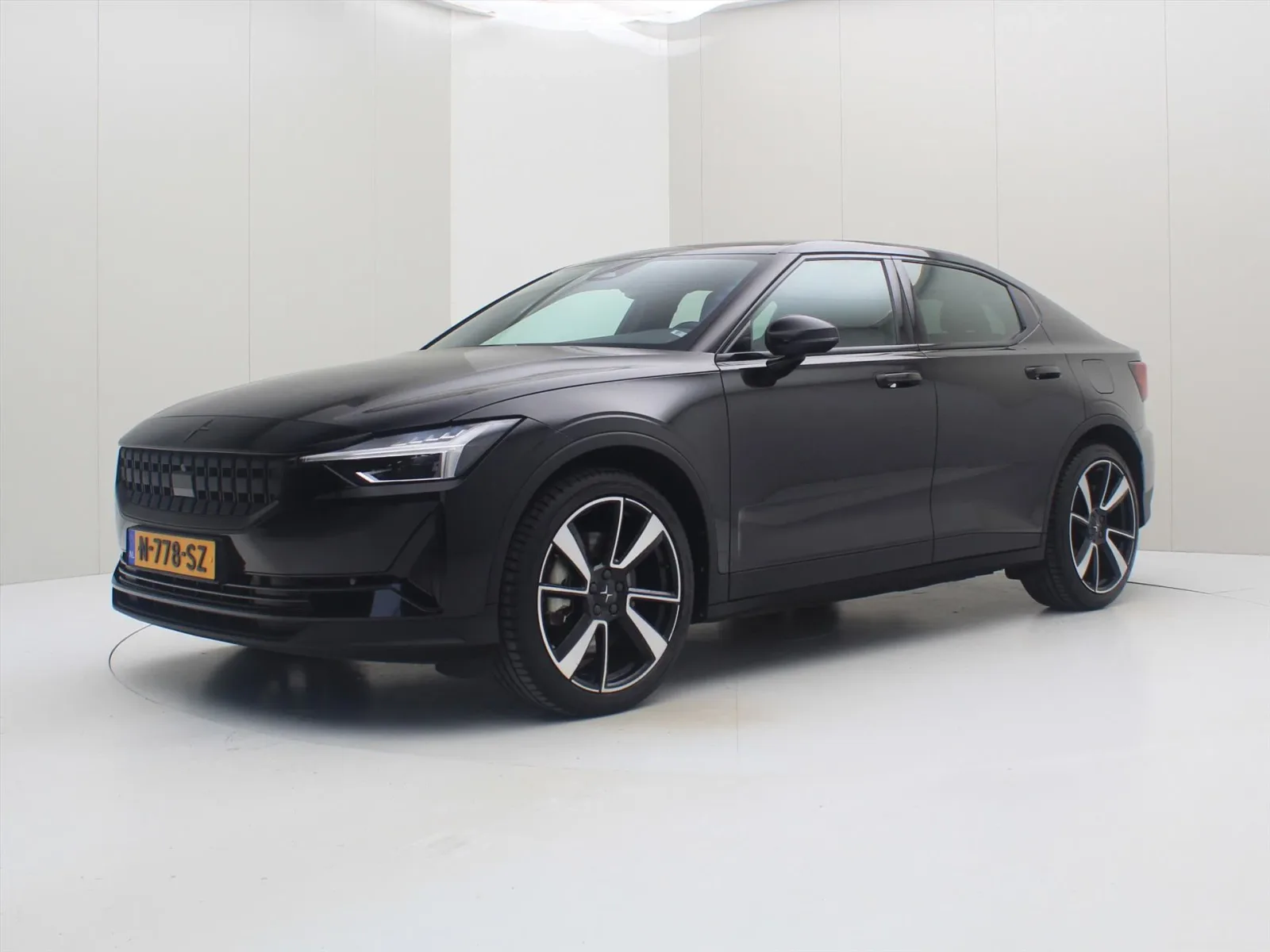 Polestar 2 (2021) — foto 1