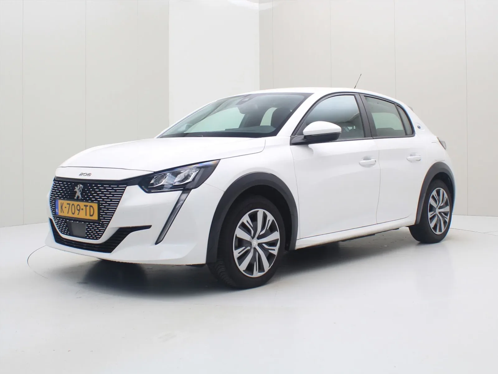 Peugeot e-208 (2021) — foto 1