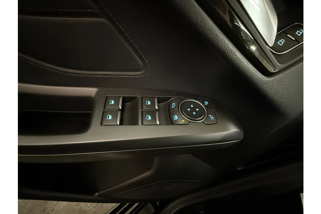 Ford Focus (2021) — foto 1
