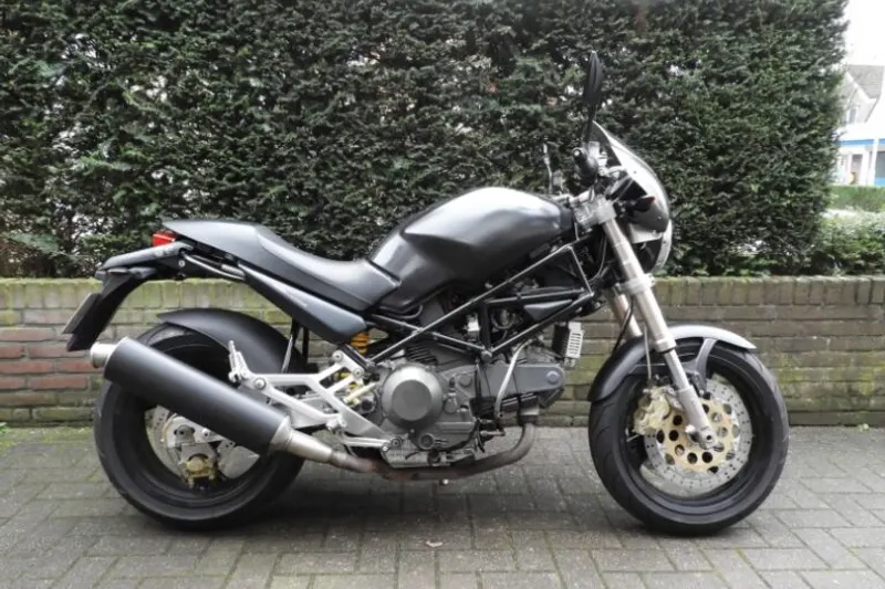 Ducati M900 Monster (1999)
