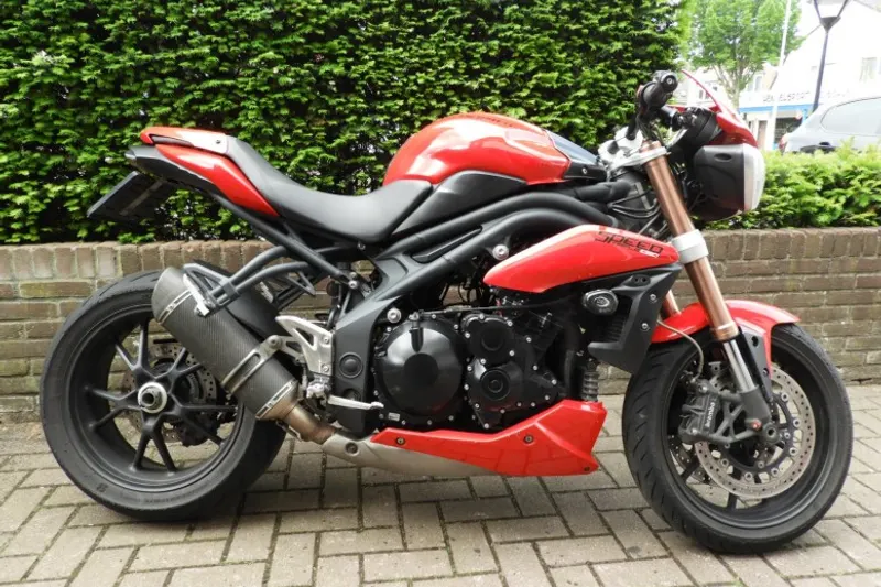 Triumph Speed Triple 1050 (2011)