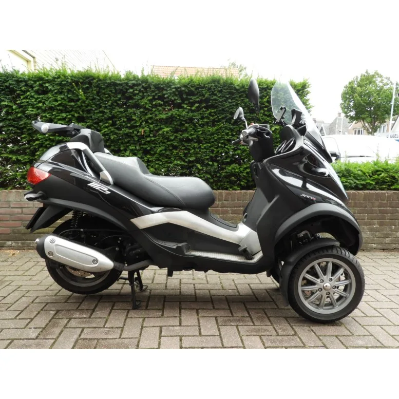 Piaggio MP3 Touring LT 300 IE (2013) — foto 1