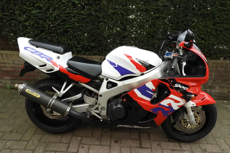 Honda CBR 900 RR Fireblade (1997)