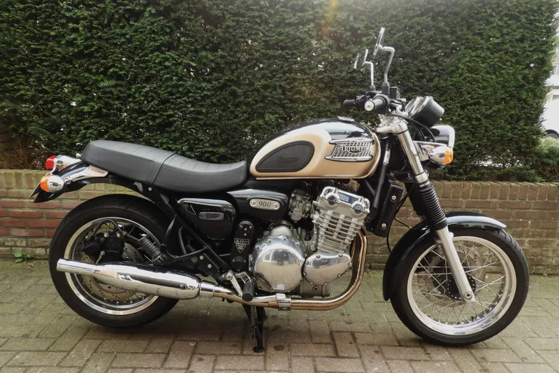 Triumph Thunderbird 900 (2001)
