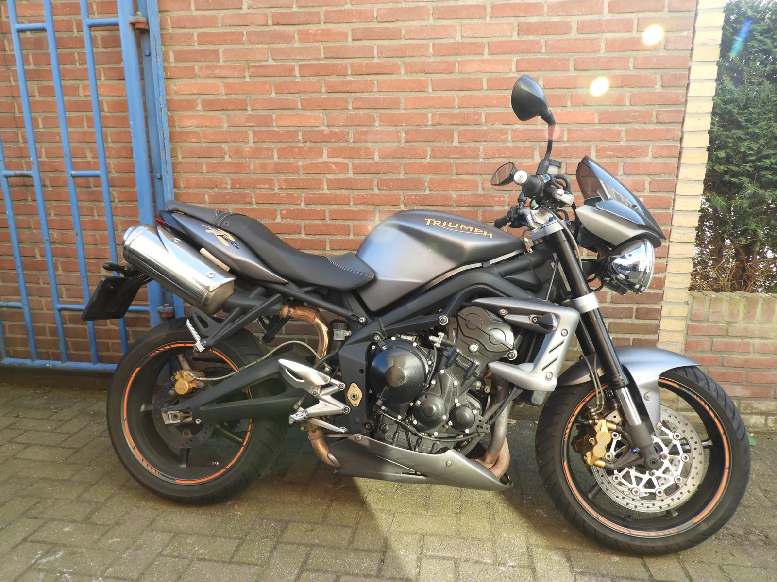 Triumph Street Triple 675 (2011) — foto 1