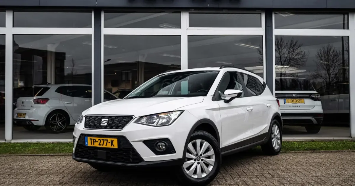 SEAT Arona (2018) — foto 1